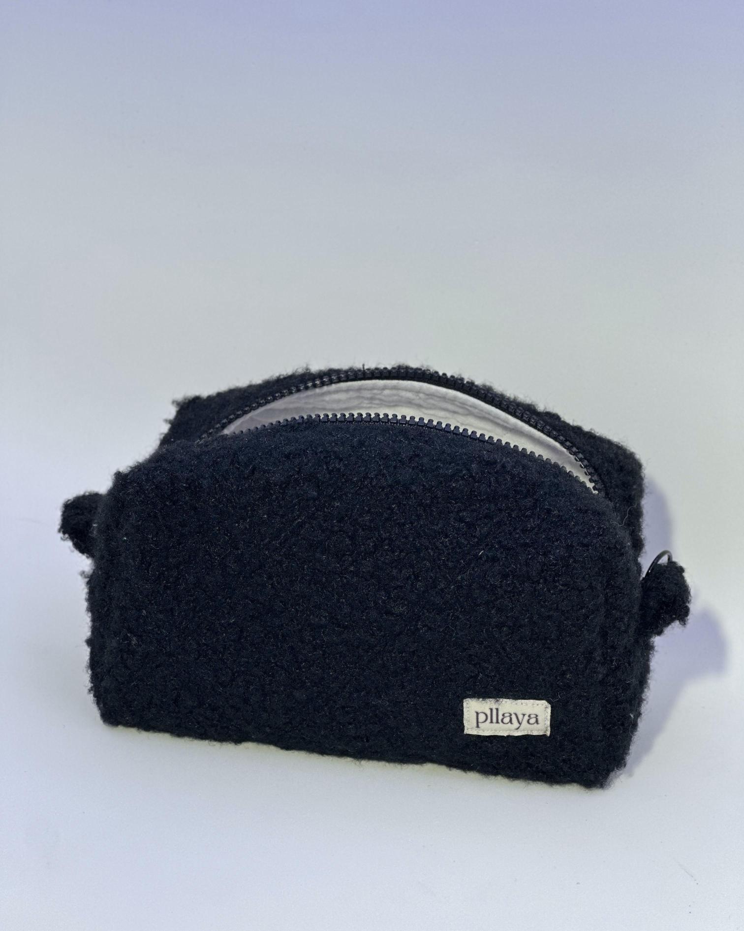 Siyah%20Teddy%20Makyaj%20Çantası
