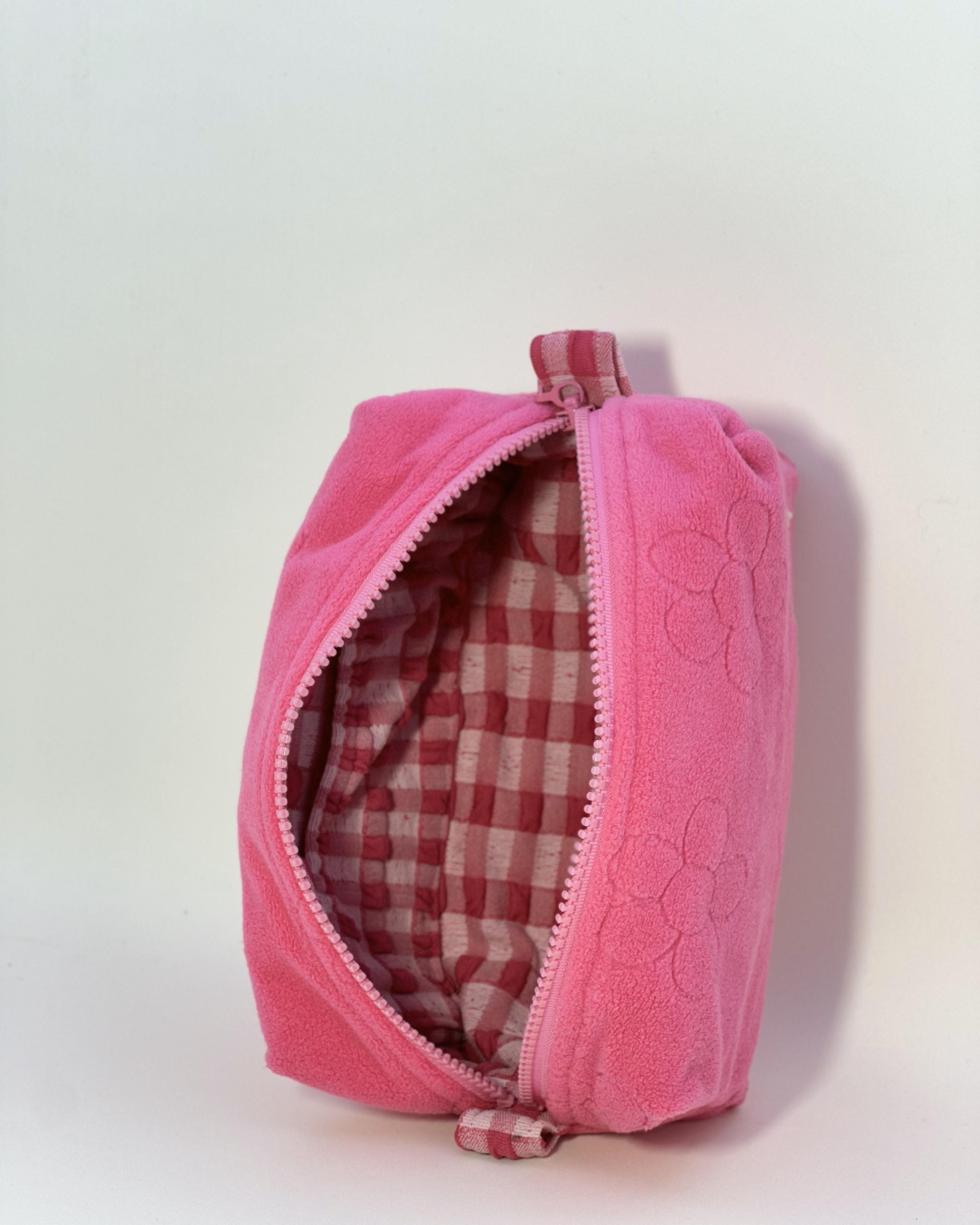 Pembe%20Polar%20Makyaj%20Çantası